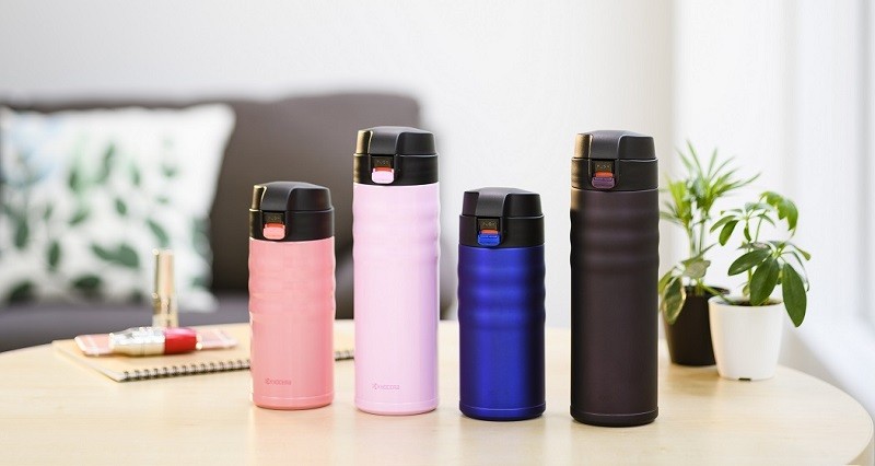 容量は、350ml(コーラルピンク/ロイヤルブルー)と500ml(ローズピンク/タンザナイトブラック)があります。