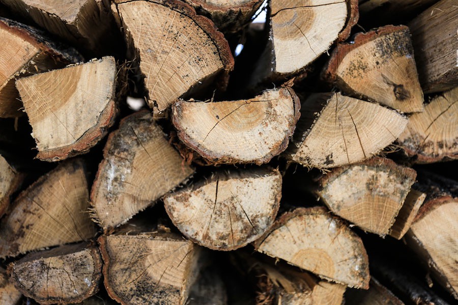 薪事業では浅間高原の薪を地産地消。