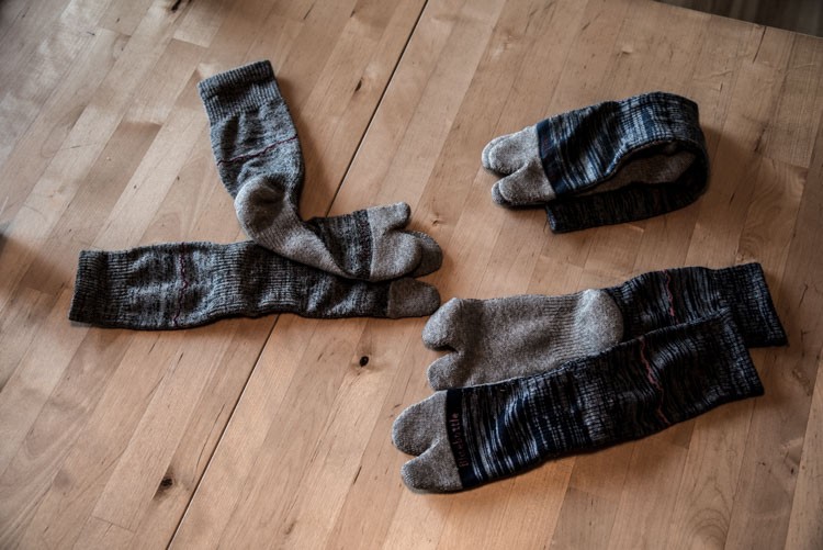 そのほか、ヤクウールを採用し、足袋をもとにデザインした「ハイカーズソックス」のロング丈バージョンを10月にリリース予定。辻岡さんが度々足を運んでいる八ヶ岳連峰の刺繍が入っている