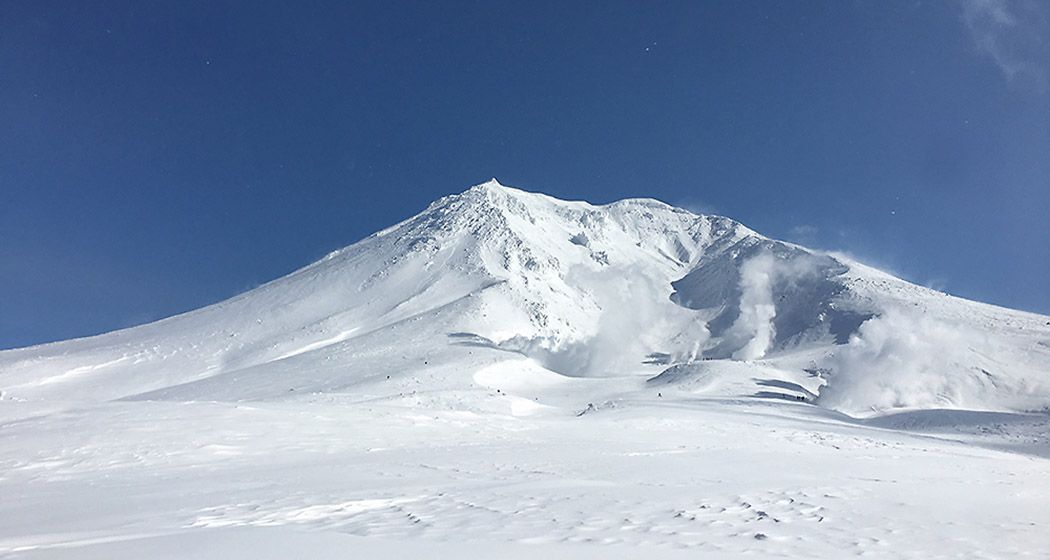 厳冬期の旭岳を滑る 山スキーヤー スノーボーダーの聖地 北海道 旭岳を滑ってきた Hyakkei ドットヒャッケイ